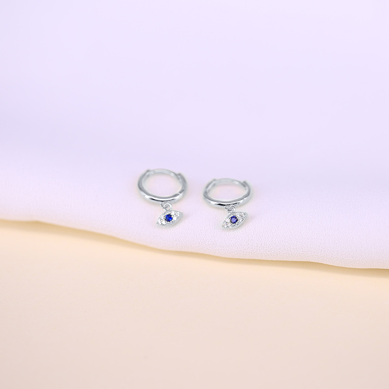 S925 plata esterlina pendientes de ojo del diablo europeo y americano best-seller moda retro azul oído hebilla pendientes moda oído joyería