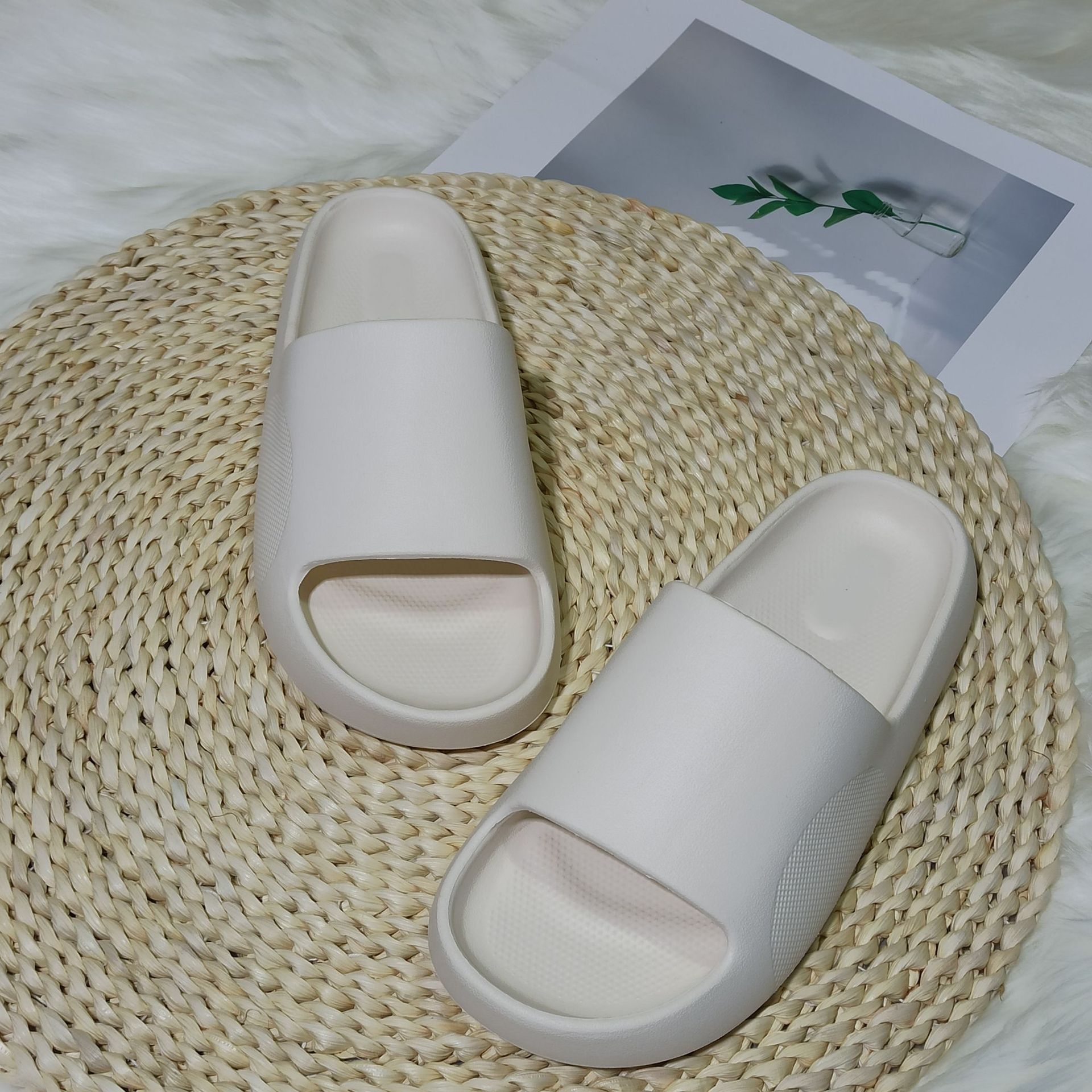New Summer Couple EVA Home Anti slip Fashion Lightweight Trend Casual Thick Sole Feet Slippers_voghion.com