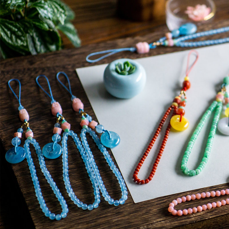 natural Skeleton Key mobile phone Bag hanging Wild section Nanhong Aquamarine Beeswax Emerald Ping An buckle