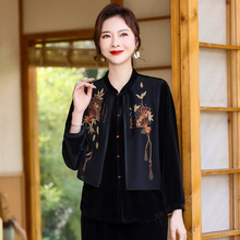 秋款新中式假两件中老年妈妈女装衬衫2024新款绣花长袖刺绣女外套