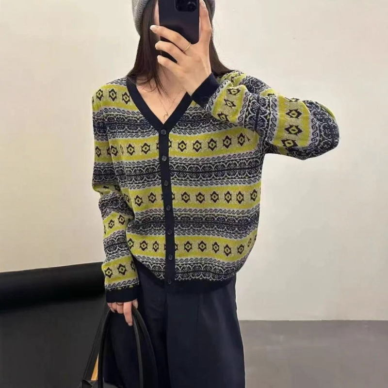 气质V领毛衣针织衫女2025新款秋季淡人高知老钱风穿搭开衫上衣潮|undefined