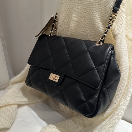 Elegant Texture Little Black Dress Style Grommet Chain Shoulder Bag Women's 2025 New Arrival Large Capacity Korean Version Single Shoulder Crossbody Bag