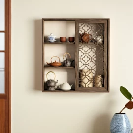 餐桌;餐椅;衣柜