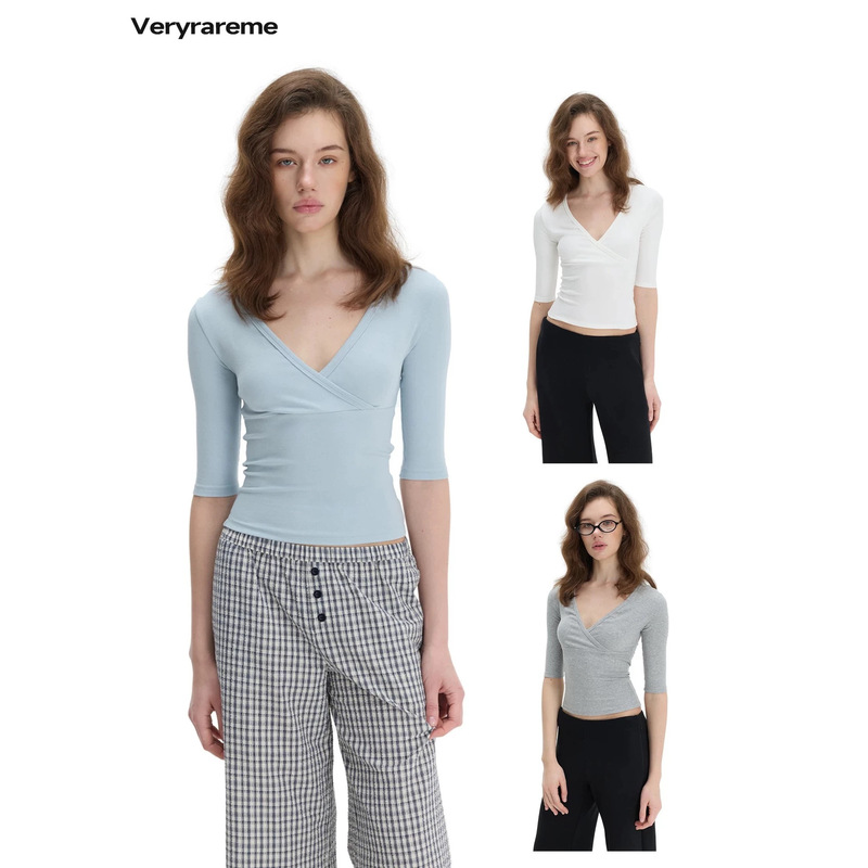 Veryrareme Low-Cut Cross-Neck Slim-Fit Solid Color Mid-Sleeve Top