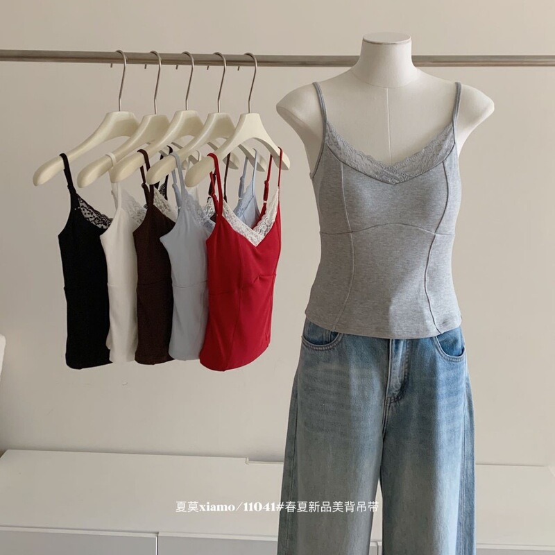 11041 # Korean-style V-neck lace trim camisole with built-in chest pads, slim fit, versatile and beautiful back design 11041 # Korean-style V-neck lace trim camisole with built-in chest pads, slim fit, versatile and beautiful back design