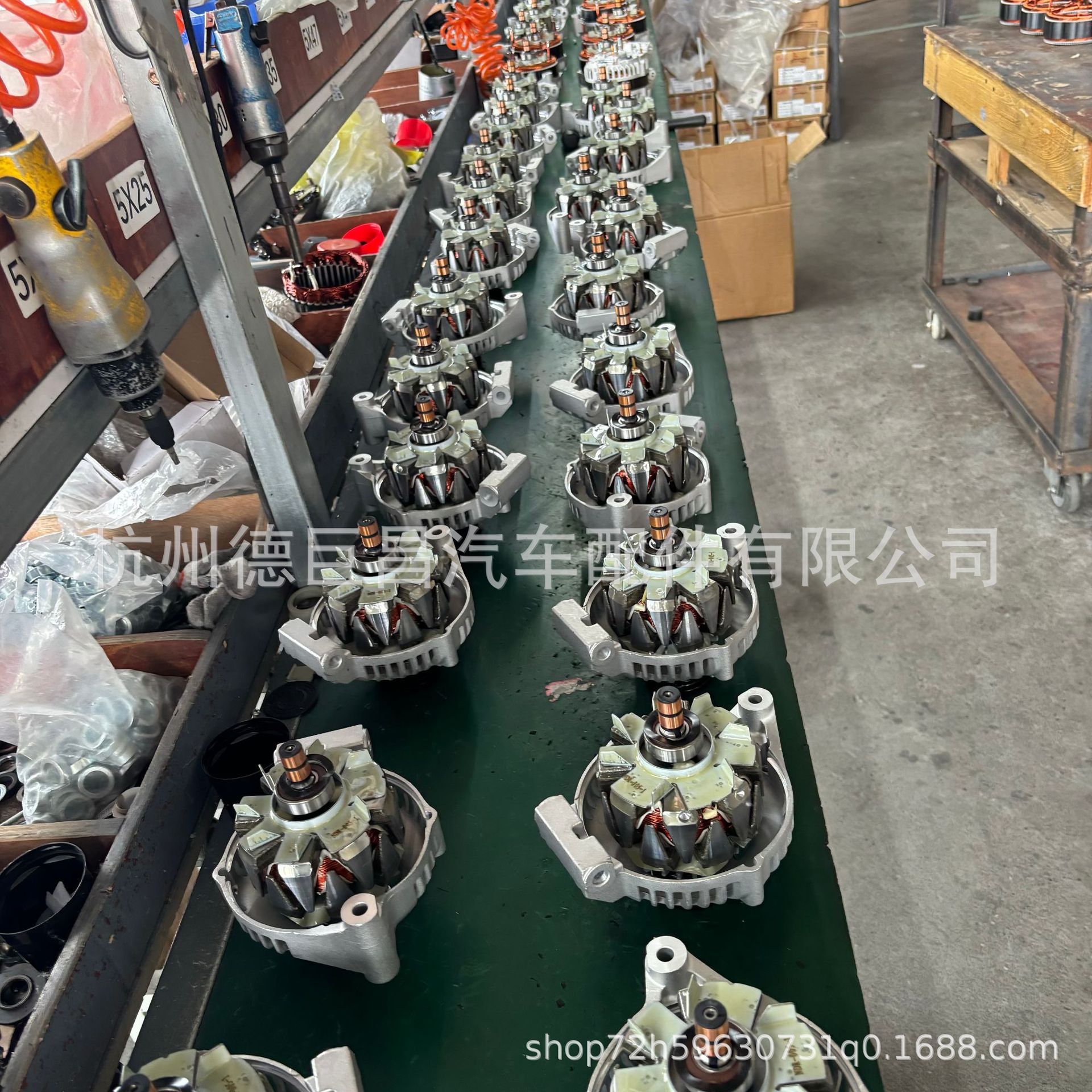 Factory Direct Sales Car Generator Suitable for Mercedes-Benz Drb7790 A013154060280 11304N