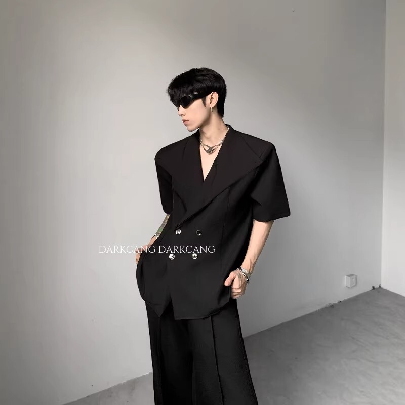 Light Luxury Wide Collar Design Low-Neck Padded Shoulder Short-Sleeve Suit Shirt for Men, New Summer Style High-End Trendy Jacket