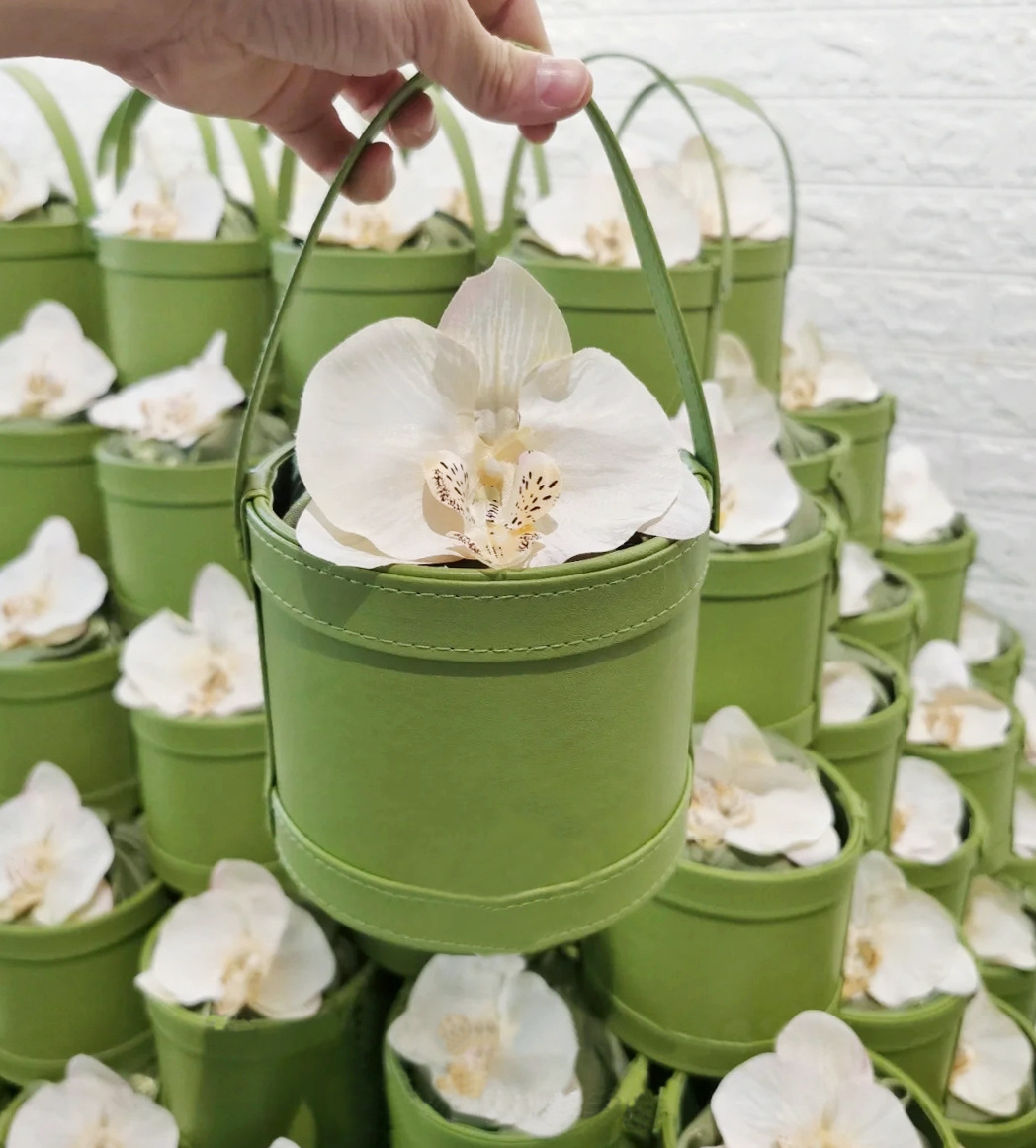 皮质抱抱桶伴手礼盒伴娘结婚礼回礼小礼品森系生日礼盒皮质喜糖盒