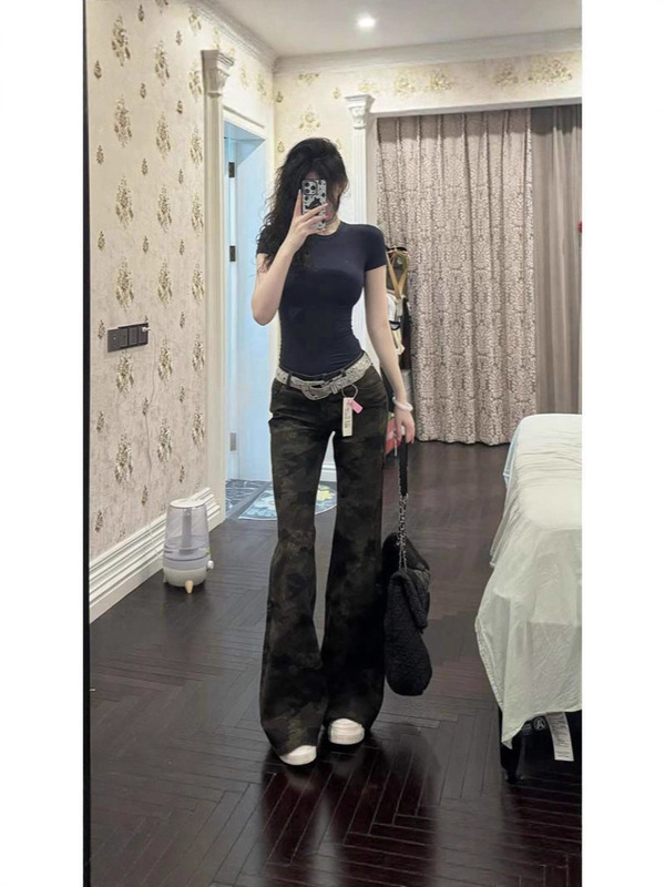 アメリカンホットガールローウエスト迷彩マイクロフレアジーンズ女性用秋の新しいレトロスリムドレープノンフィットフレアパンツ|undefined