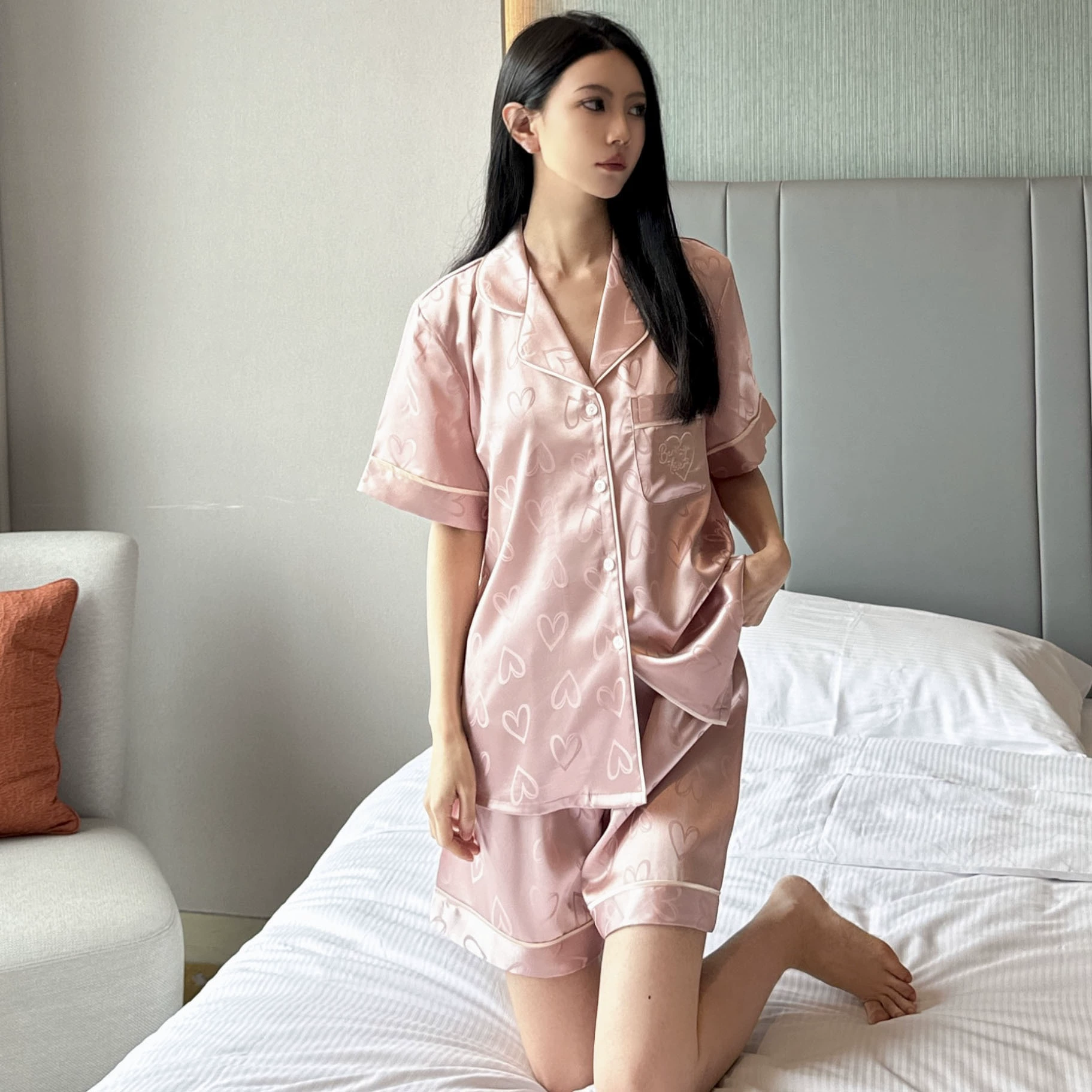 Новый розовый любовный жаккард ледяная шелковая пижама женский летний короткий рукав шорты с вышивкой алфавит набор домашней одежды