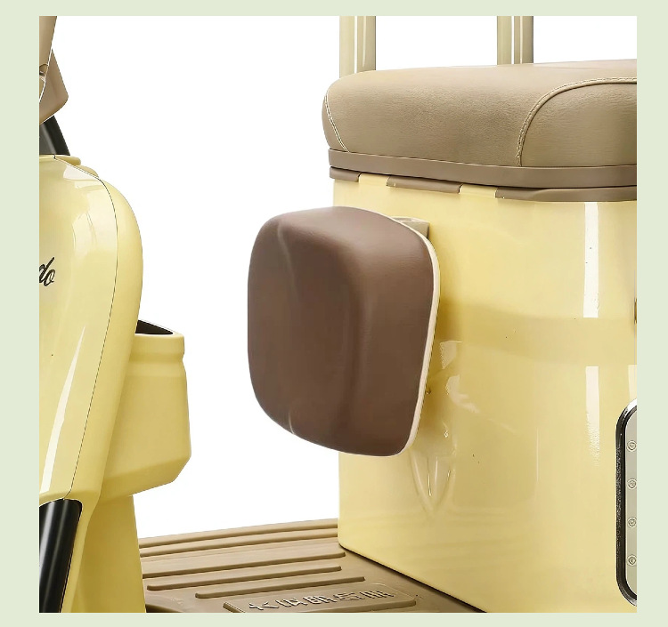 Electric Tricycle with Perforated Screw-On Folding Front-Mounted Child Seat for Kindergarten Students, Battery-Powered Safety Seat
