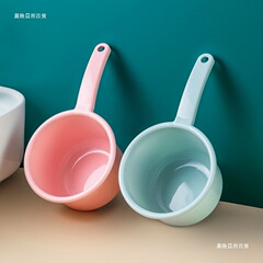 水ひしゃく家庭用キッチン厚いプラスチック水ひしゃく子供用ベビーバスシャンプーカップ水を汲み花を水やりするためのスプーン