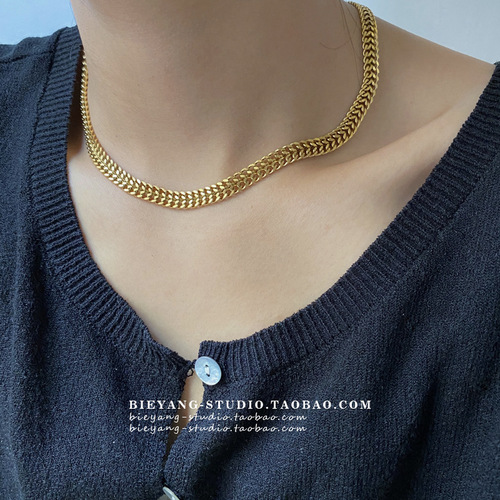 European and American simple retro niche thick chain gold ins internet celebrity fashion advanced clavicle chain titanium steel necklace