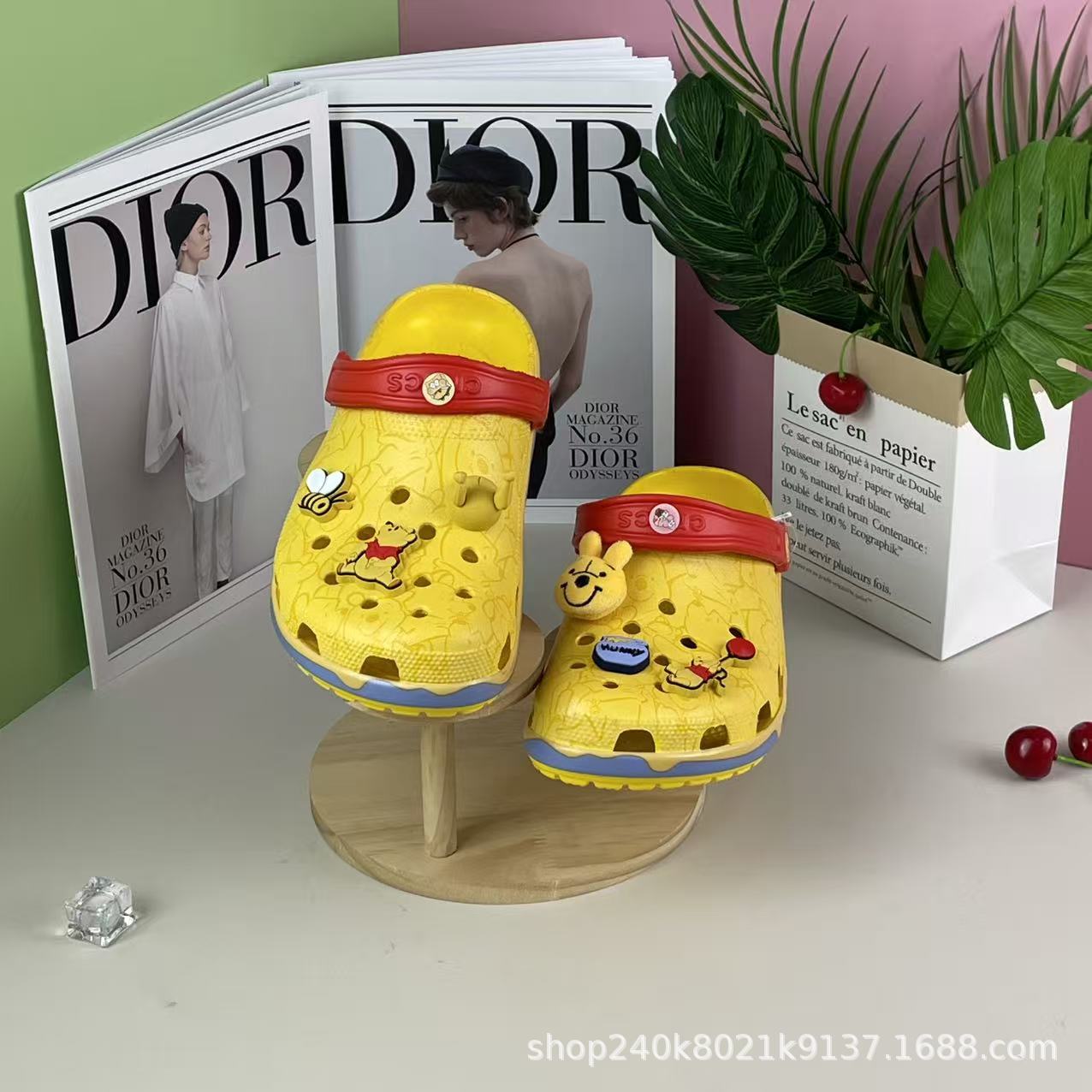 Cross nuevo Winnie the Pooh Hole zapatos de sandallas de playa zapatillas para niños grandes accesorios al por mayor