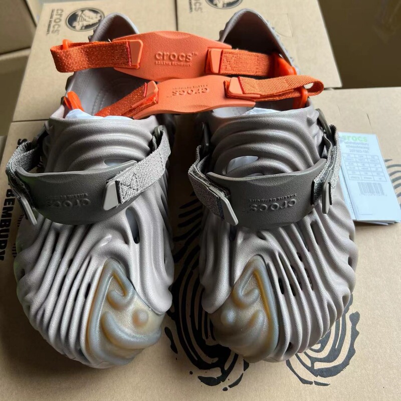 Salehe Collaboration Fingerprint Crocs-Style Clogs for Men and Women, Couple Beach Shoes, Closed-Toe Sandals for Outdoor Wear, Wholesale Salehe Collaboration Fingerprint Crocs-Style Clogs for Men and Women, Couple Beach Shoes, Closed-Toe Sandals for Outdoor Wear, Wholesale