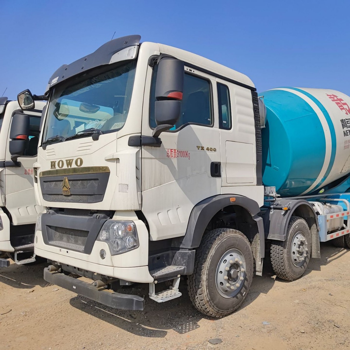 豪沃国四12方搅拌车