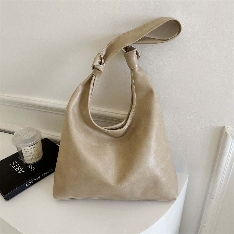 Nuevo estilo japonés y coreano relajado bolso de cuero suave debajo de las axilas, bolso de mano de gran capacidad, nicho simple bolso de hombro