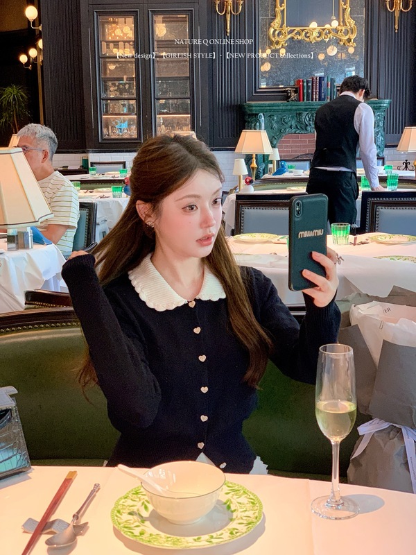 杨小卷 miu系千金穿搭 撞色减龄娃娃领针织开衫女短款上衣 1OO棉|undefined