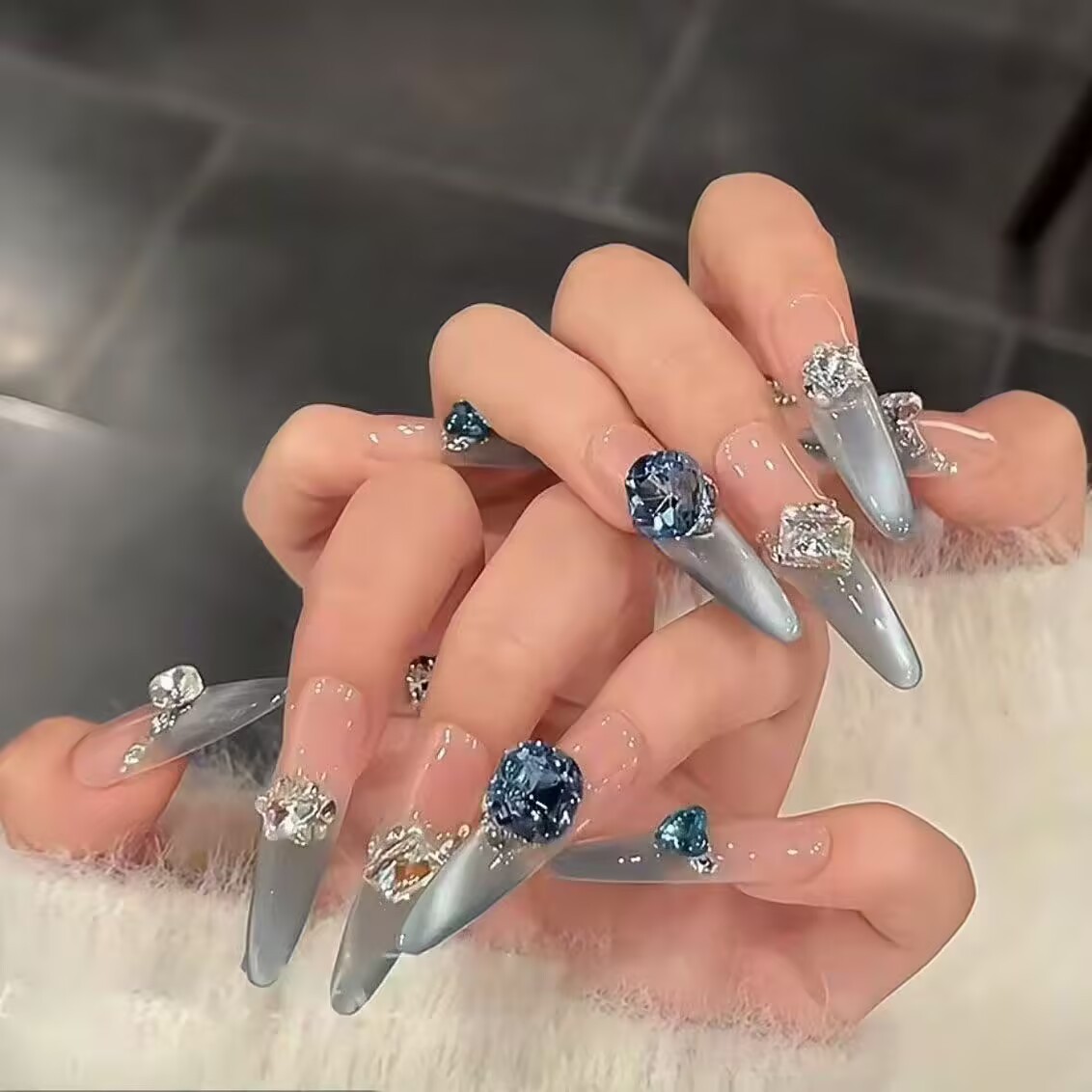 10 nuevas piezas de arte de uñas, ojos de gato azul claro, piezas de uñas de vestir, uñas de punta larga terminadas, pegatinas hechas a mano de la industria pesada, parches de uñas de diamantes