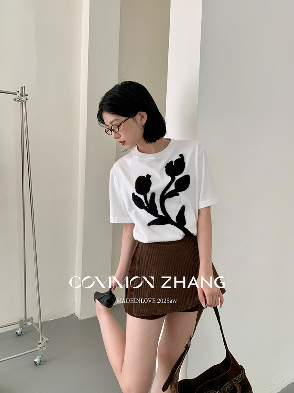 CZ ZHANG秋学院风撞色植绒花朵正肩T恤女宽松休闲百搭打底 B30193|undefined