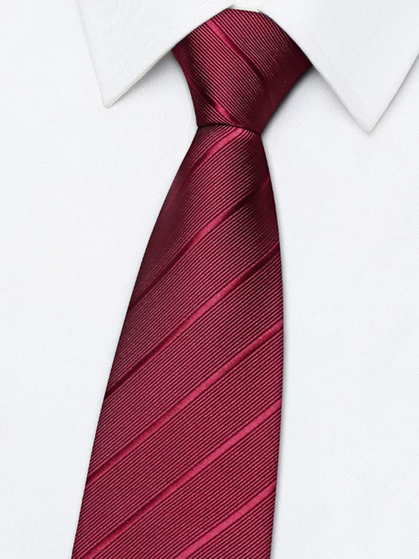 Red tie, classic suit with zipper