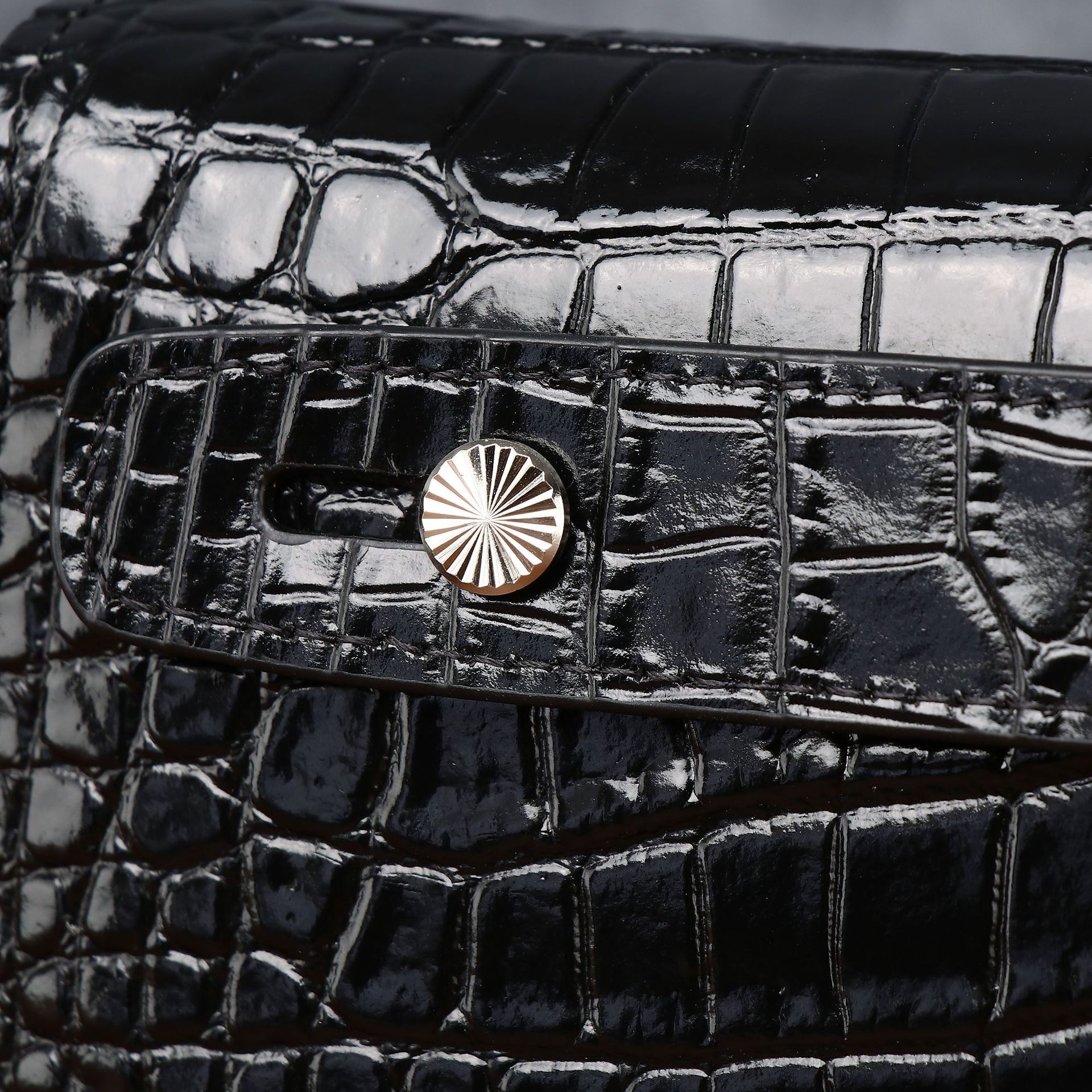 Túi clutch nam họa tiết da cá sấu khóa kéo đôi nhiều ngăn thẻ chi tiết 4