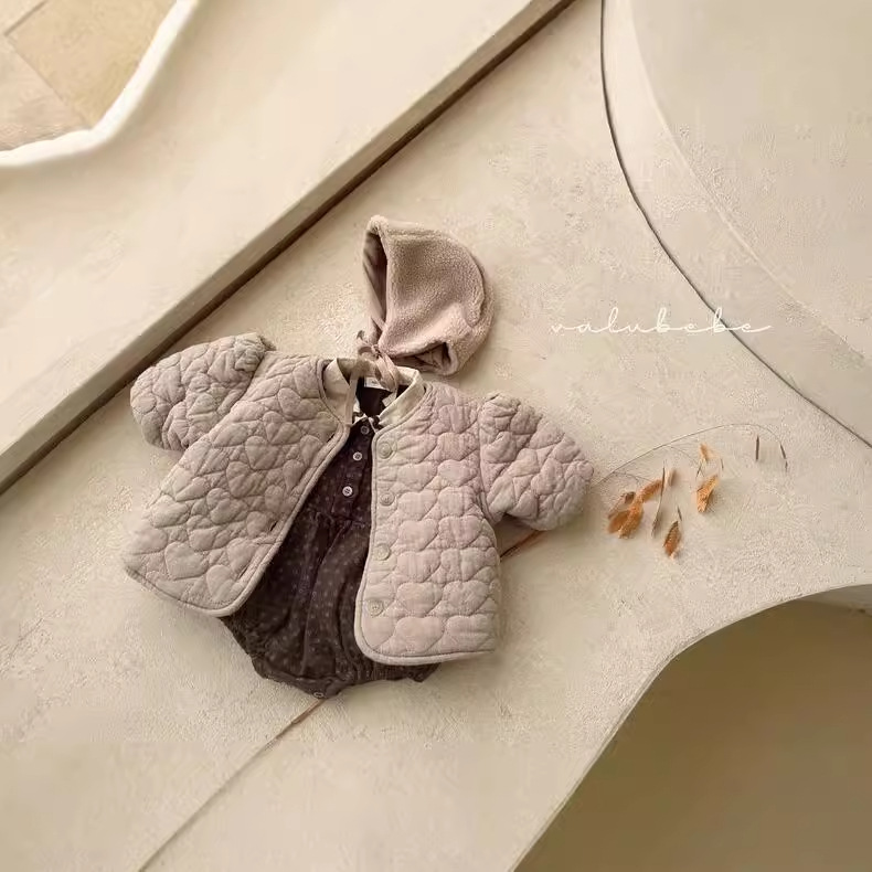 Ropa de invierno para bebés abrigo de Niñas Ropa de estilo coreano para niños ropa de bebé amor princesa acolchada ropa de algodón pequeña