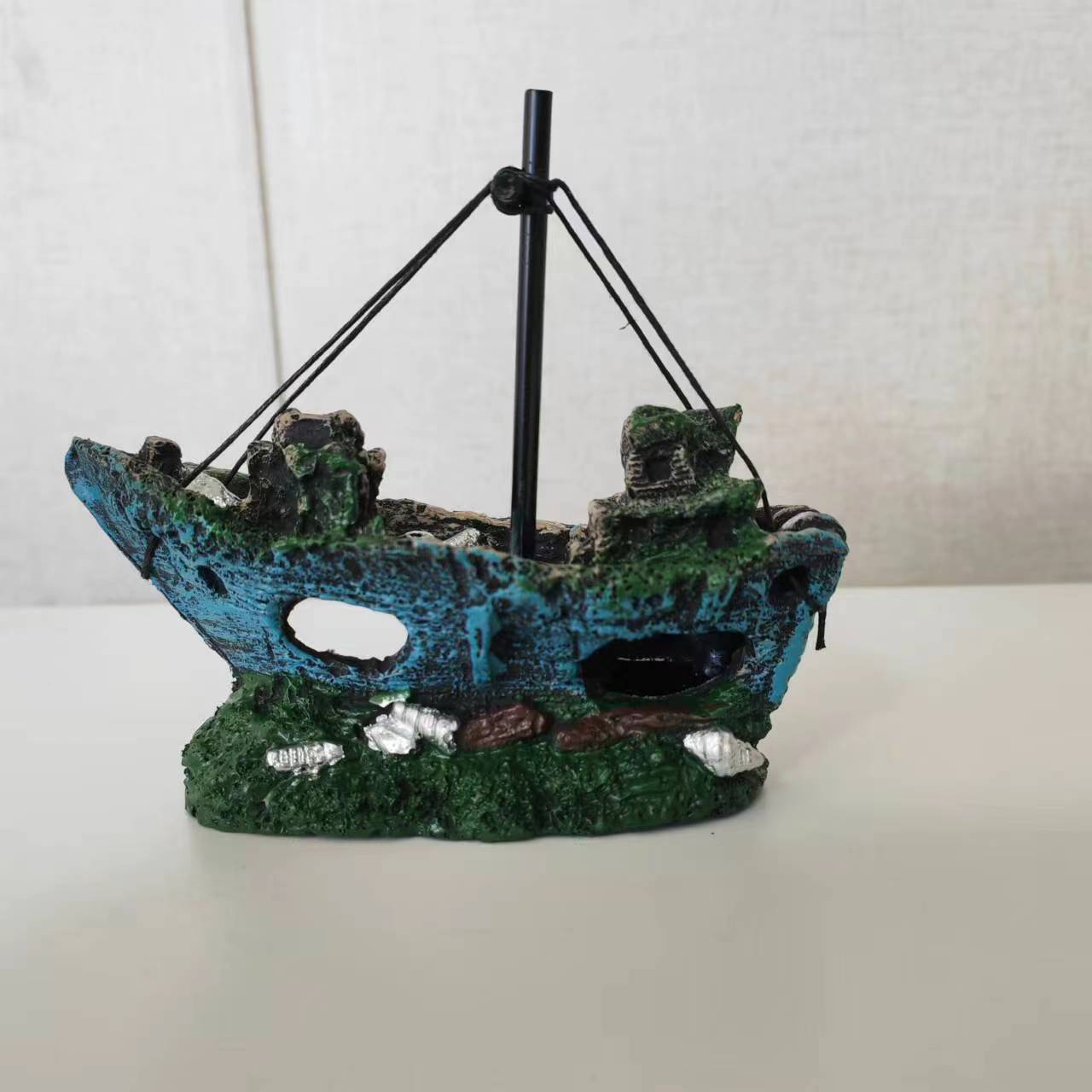 新品鱼缸造景摆件海盗船沉船渔船残骸仿真船躲避屋