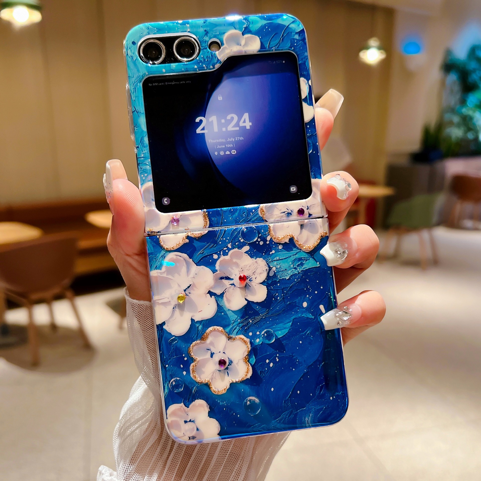 Blue light white flower for Samsung zflip5 phone case new zflip3/4 folding screen saver case_voghion.com