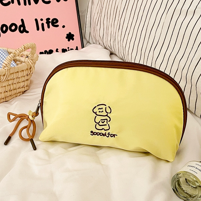 Слитное белье? Подводим к переводу: "Underwear, organizer bag for traveling, handheld suitcase, bra, tights, socks, container, three-in-one"