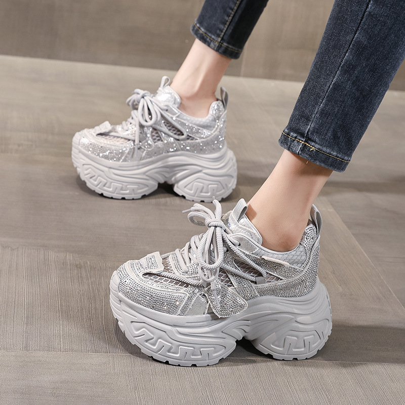 Giày sneaker nữ đế dày tăng chiều cao phong cách thời trang đính đá rhinestone, thoáng khí — màu trắng