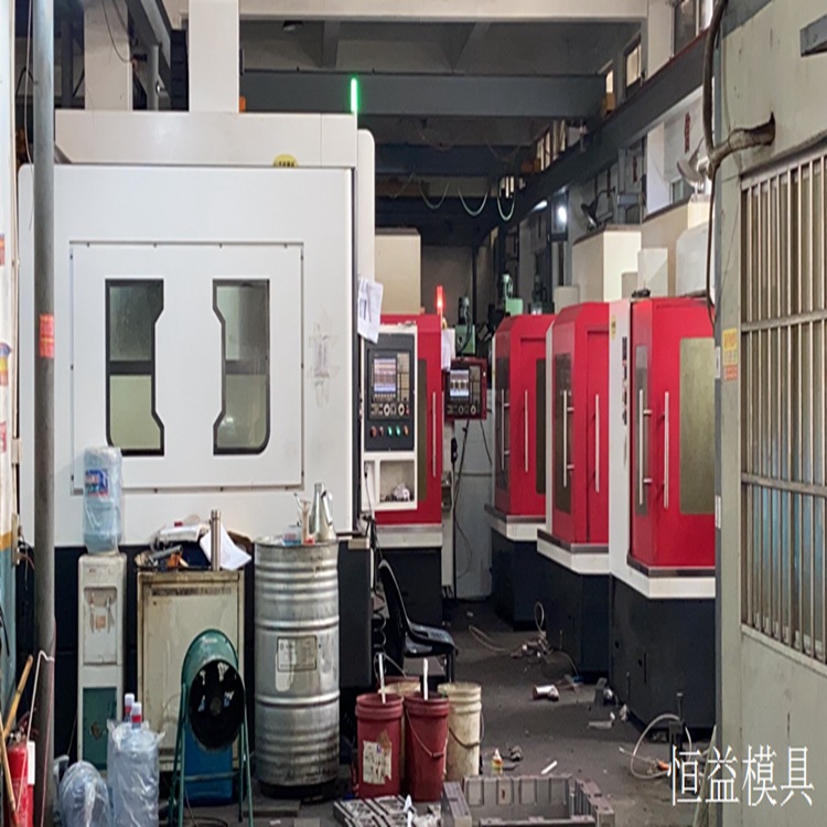 行李箱底盘塑胶模具周转箱注塑模具储物箱水箱塑料模具黄岩模具厂