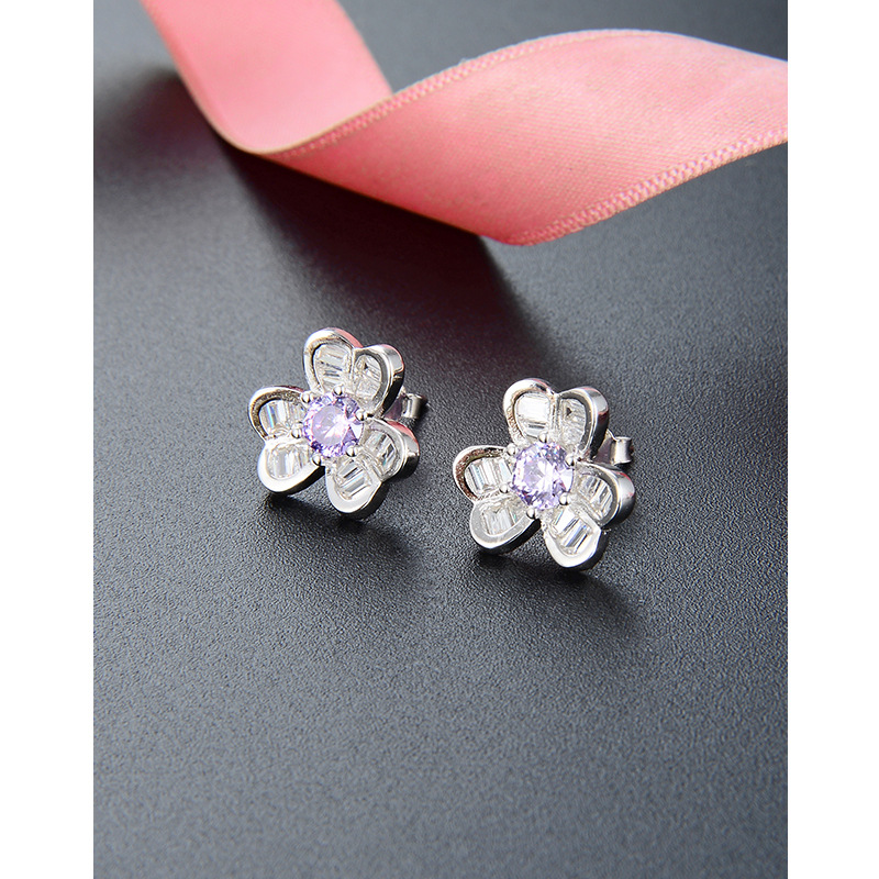 Pendientes de trébol incrustados en diamantes para mujeres 925 diseño de nicho de plata esterlina pendientes de flores de estilo japonés y coreano pendientes elegantes de alta calidad