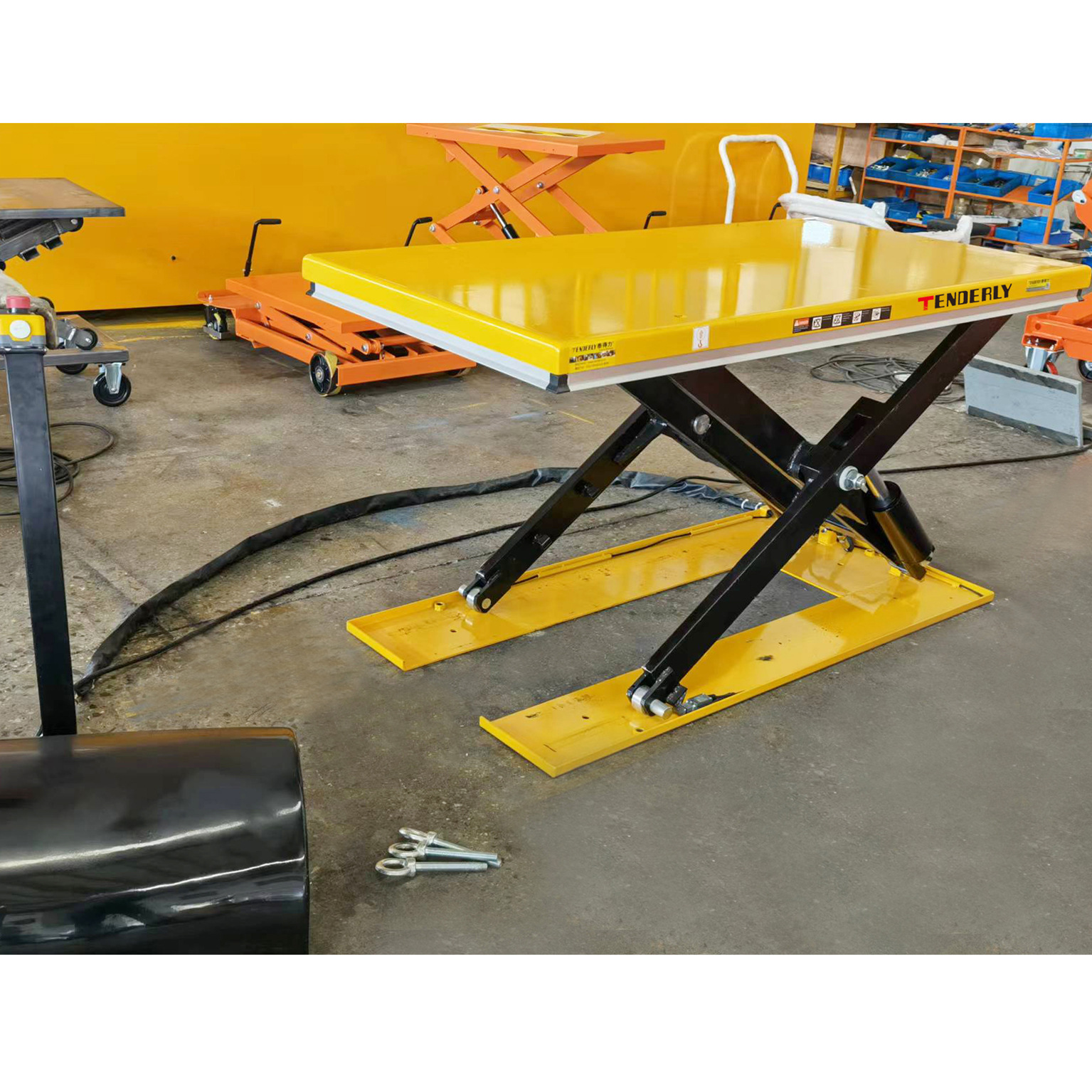 特价销售   超低型电动升降平台 HY1501