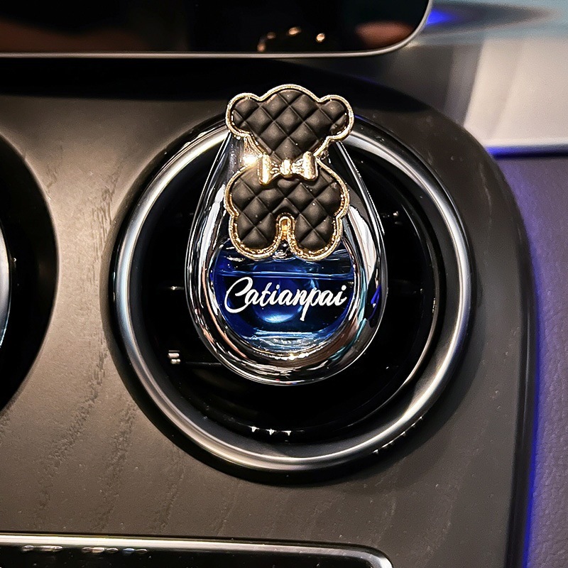 Perfumes de automóviles, salidas de aire, adornos de automóviles