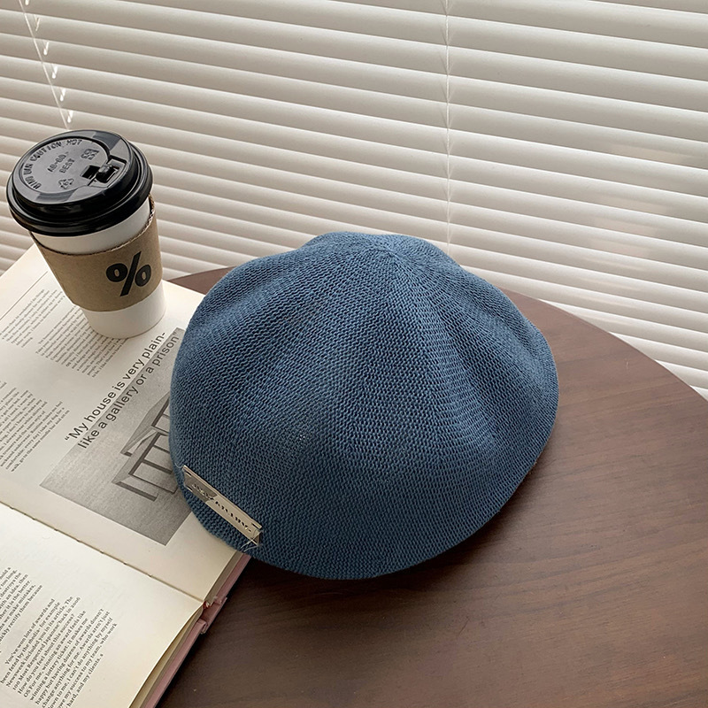 Stor huvudduk röd mode svart målare visar ansikte liten ny framåt hatt bakåt bär basker hona_voghion.com