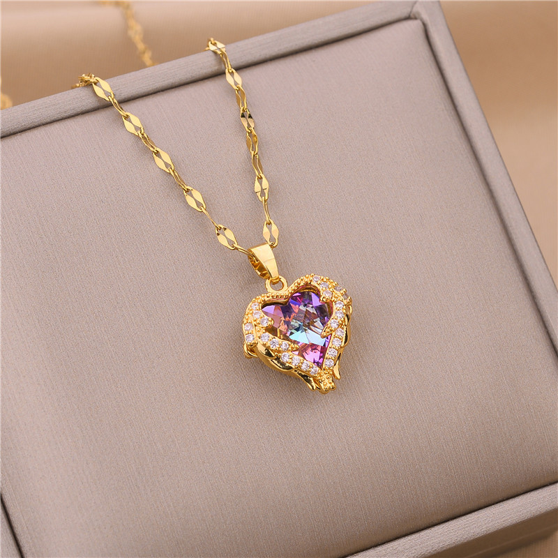 Fashion Heart Shape Titanium Steel Copper Plating Inlay Artificial Diamond Pendant Necklace 1 Piece display picture 4