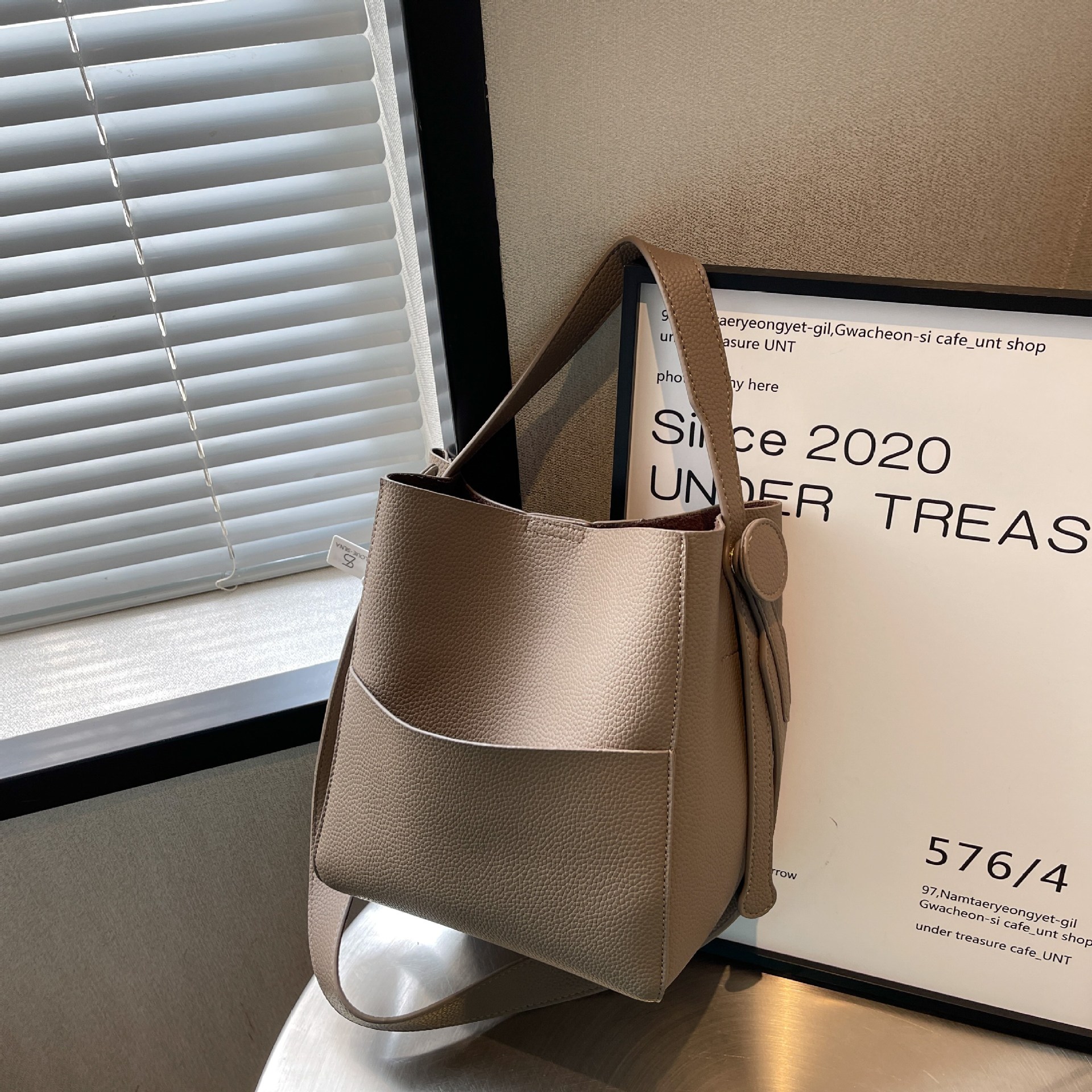 카키색 추가 구매 시 우선 배송 혜택을 누리세요