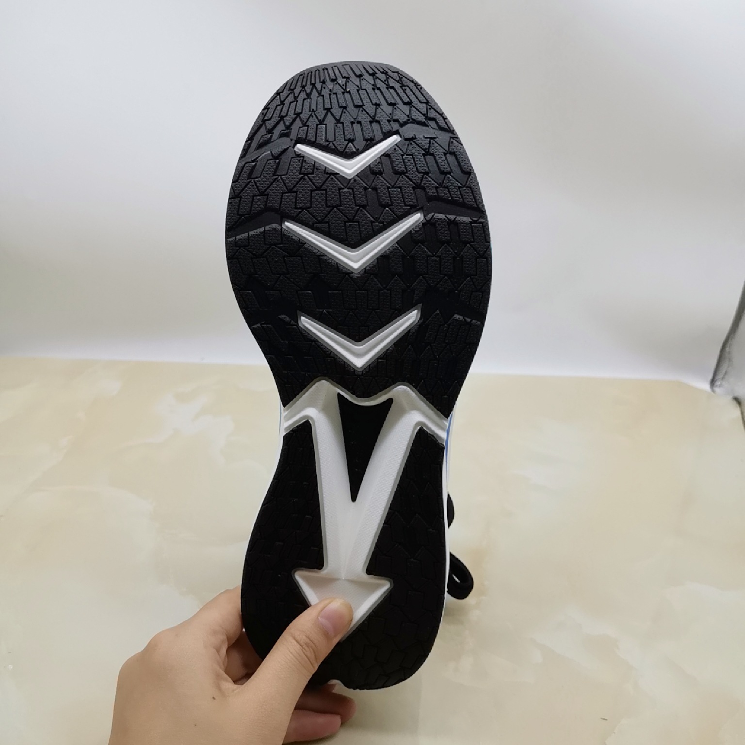 Fujian zapatos de otoño de 2025, nuevos zapatos escolares de tamaño grande, zapatos de carrera clásicos, zapatos de baloncesto deportivos de estudiantes