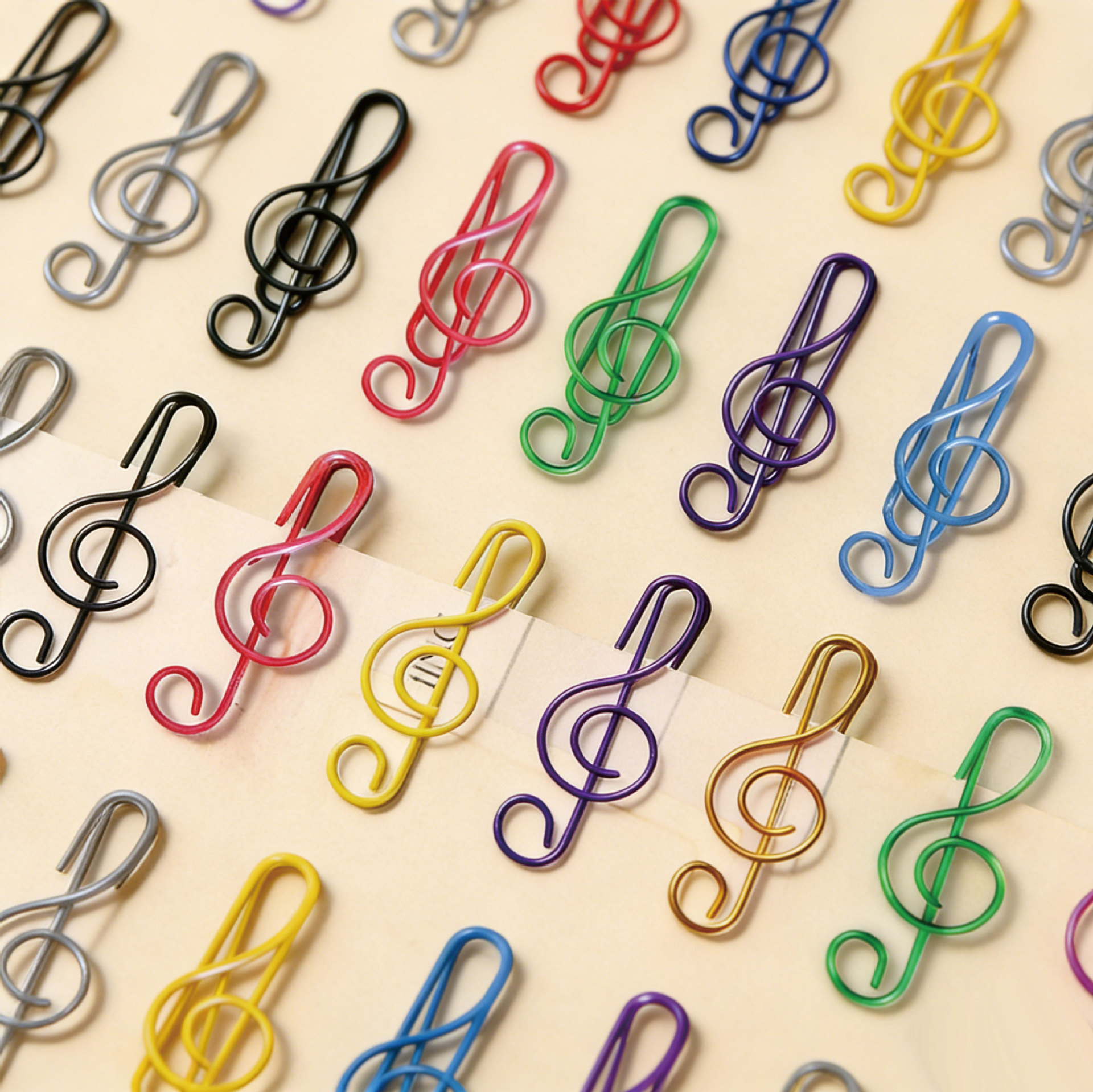 厂家现货彩色音符回形针创意pet包塑音乐曲别针批发6色可选万字夹