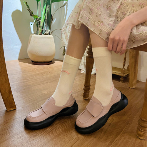 Korean streetwear She letter pure color embroidery crew socks for men and women, 100% cotton, Instagram trend, niche co-branding, bumpy socks
