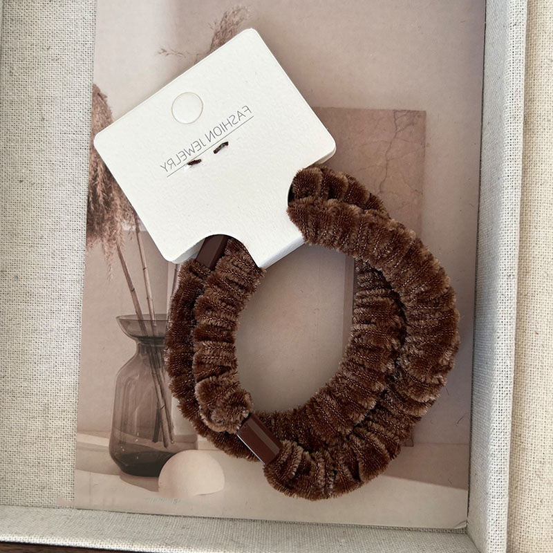 20g Weight Hair Tie Hair Accessories Type 1 Piece Quantity Daily Occasion Plush Material Solid Color, Horse Pattern Winter, Autumn, Autumn&Winter Season Women's Gender Simple Style Style Simple Style Women's Solid Color Horse Plush Hair Tie 10