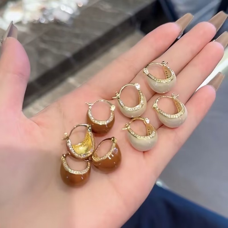 フランスの名媛風の復古的な赤い釉薬のイヤリングの高級な優雅なファッションの耳のボタンの気質の耳飾りの大衆の設計感|undefined