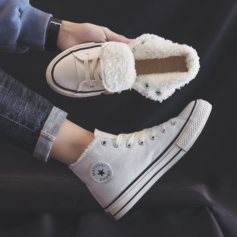 Zapatos de lona de terciopelo para parejas, estilo k de invierno, zapatos casuales versátiles, zapatos de algodón cálidos y gruesos, réplica de zapatos de hombre de los años 70 M20