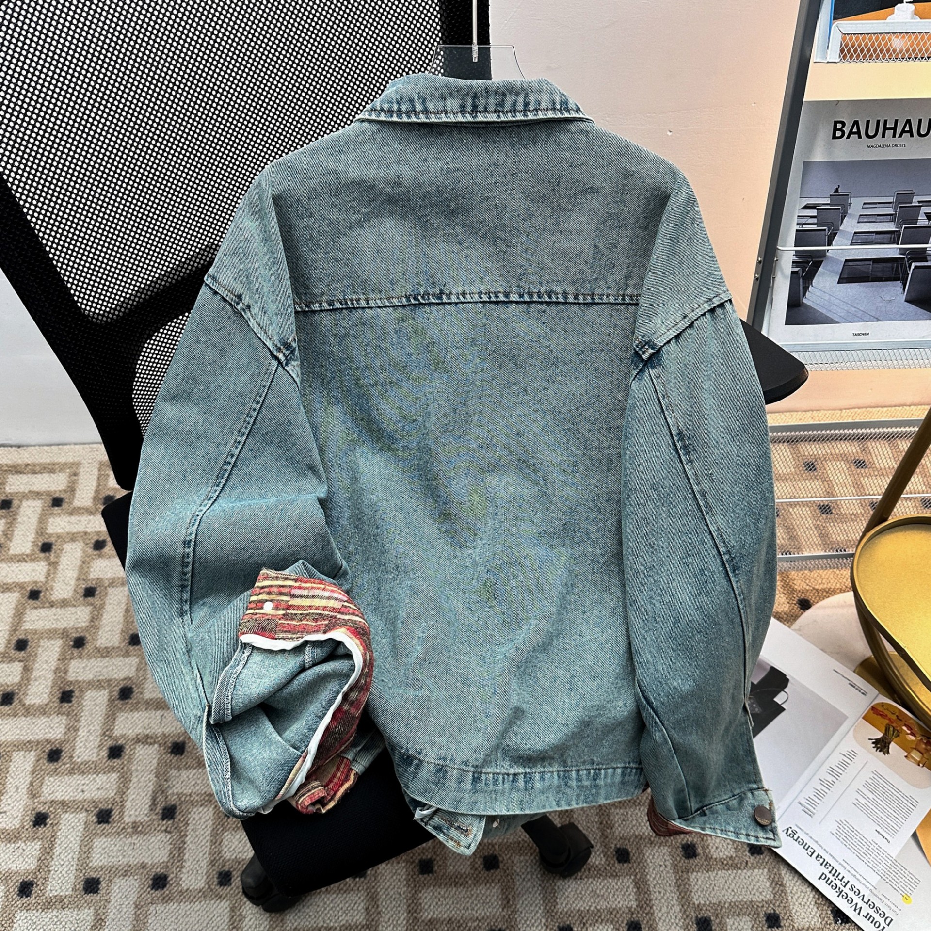 Giacca in denim retrò, lavata, invecchiata, ricamata, da uomo, alla moda, ampia, patchwork_voghion.com