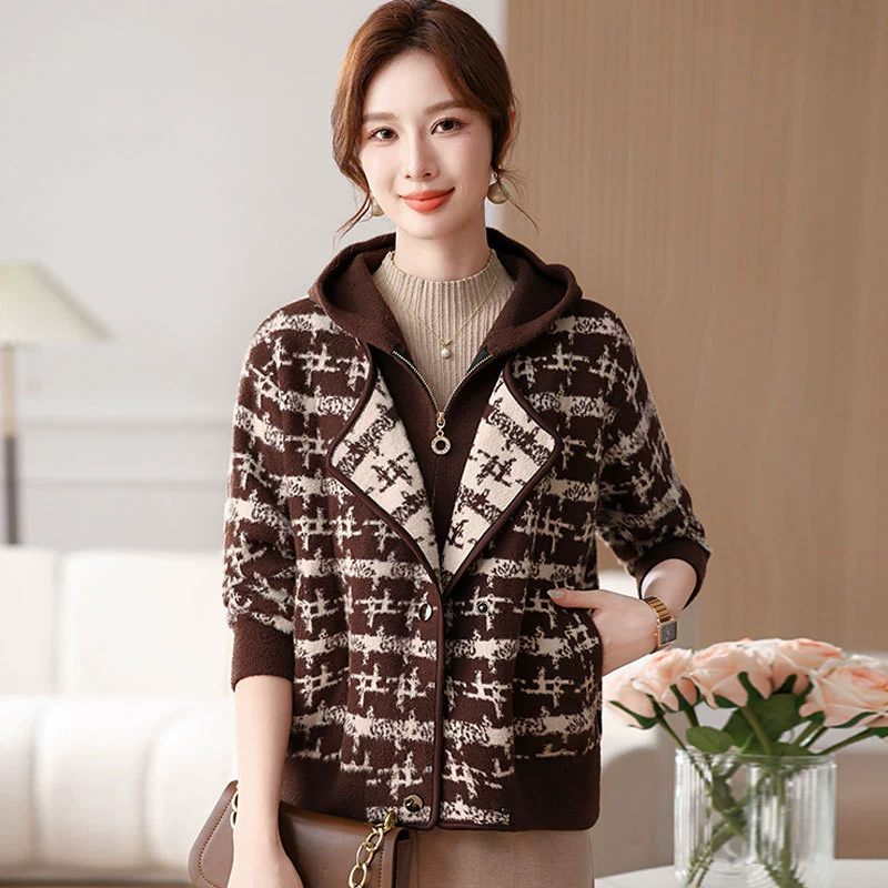 Мама осенняя роскошная куртка 2024 новый средний и пожилой женский осенний и зимний поддельный два пиджака с капюшоном