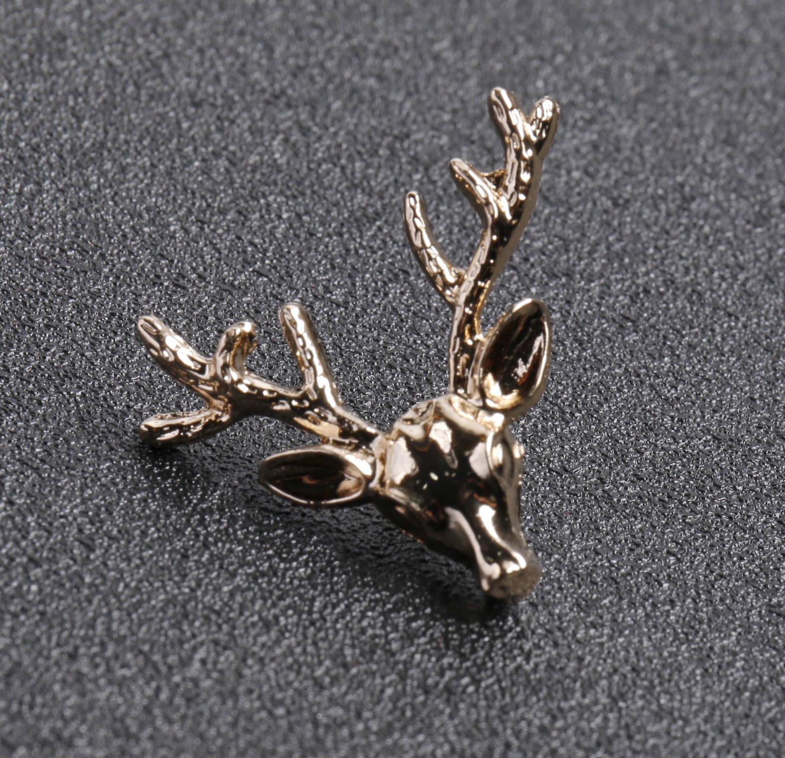 3 차원 사슴 머리 금