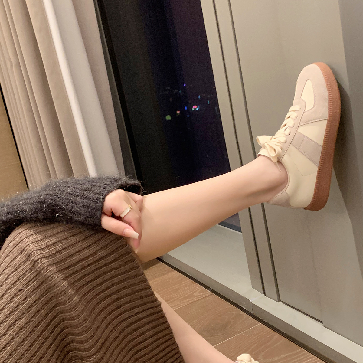 Edición de cuero de vaca en stock ~ Grape Madre con zapatos de entrenamiento de cuero auténtico de correa casual con suela gruesa zapatos blancos de skate de mujer