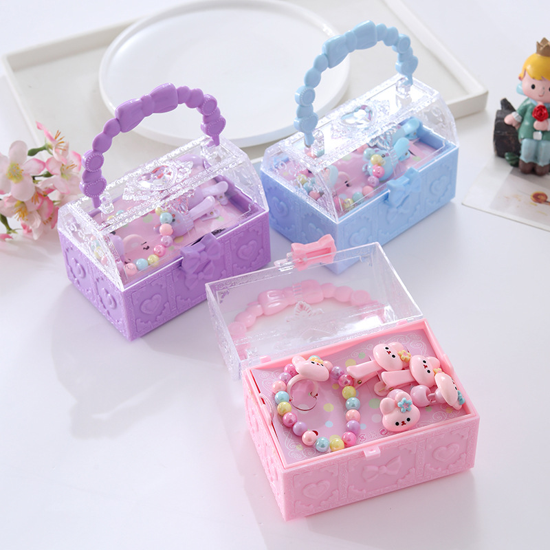 子供のかわいいアクセサリーのブレスレットのネックレスの皮筋の組み合わせのセットのプレゼントの箱の女の子の赤ちゃんの贈り物のアクセサリーの収納箱