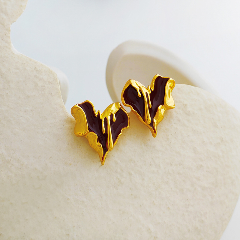 Simple Style Heart Shape Copper Plating Earrings 1 Pair